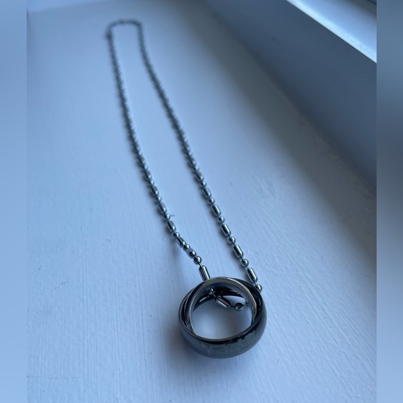 Attack on Titan Double Ring Pendant Necklace - Picture 3 of 6